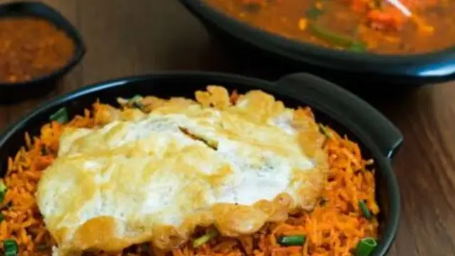 Chicken Triple Fried Rice: घर पर कैसे बनाएं रेस्टोरेंट जितने स्वादिष्ट चिकन ट्रिपल फ्राइड राइस, सभी करेंगे दिल से तारीफ!