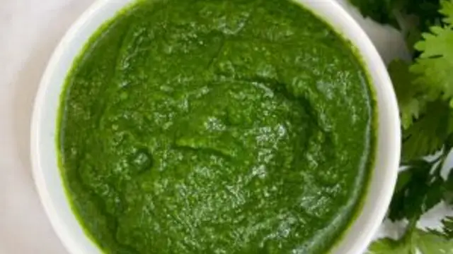 हरी शिमला मिर्च की चटनी ( Hari Shimla Mirch Ki Chutney )