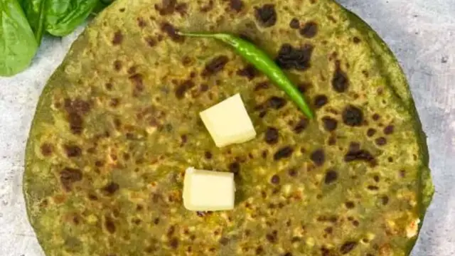 पंजाबी स्टाइल पनीर पराठा रेसिपी ( Punjabi Style Palak Paneer Paratha Recipe )