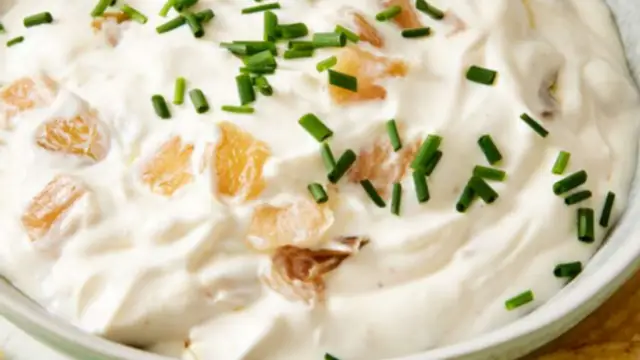 Creamy Spring Onion Dip Recipe: चिप्स के साथ प्याज डिप खाना करते हैं पसंद तो जानिए इसकी बेहद आसान रेसिपी