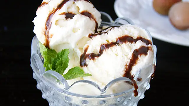 लीची आइसक्रीम रेसिपी (Litchi Ice Cream Recipe)