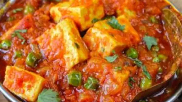 डिनर में ट्राई करें टमाटर पनीर की स्वादिष्ट सब्जी (Paneer Tamatar Sabji Recipe)