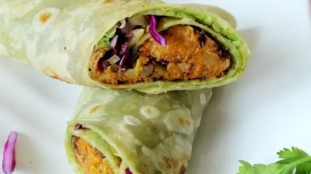 नाश्ते में बनाएं टेस्टी और हेल्दी टिक्की फ्रैंकी (Mumbai Style Tikki Frankie Recipe)