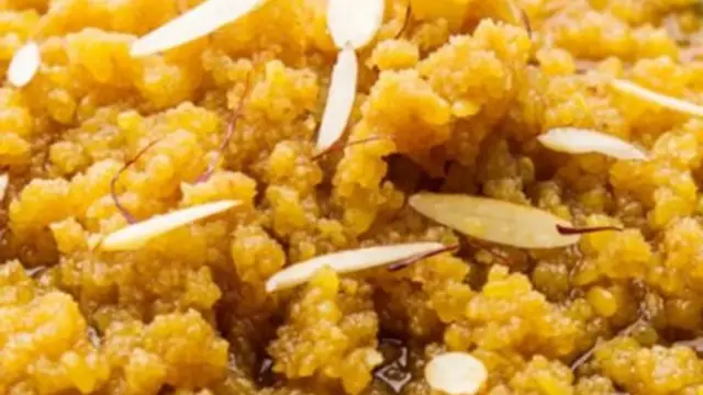 Instant Moong Dal Halwa Recipe: केवल 15 मिनट में बनकर तैयार होगा टेस्टी स्वाद से भरी हुई मूंग दाल हलवा, नोट करें सिंपल रेसिपी