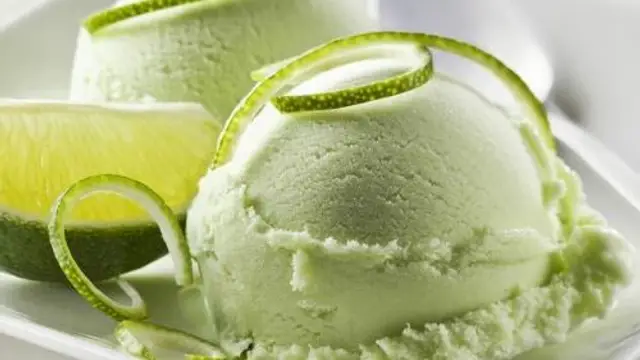 गर्मियों में घर पर बनाएं लेमन आइसक्रीम (Lemon Ice cream Recipe)