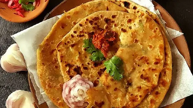 Healthy Paratha: ब्रेकफास्ट के लिए बेस्ट ऑप्शन है ये हाई प्रोटीन और मिनटों में तैयार हो जाने वाला आलू पराठा