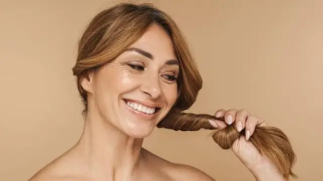 Balo Ko Ghana Kaise Kare: क्या आपके बाल भी हैं पतले और बेजान? तो अपनाएं ये 4 टिप्स