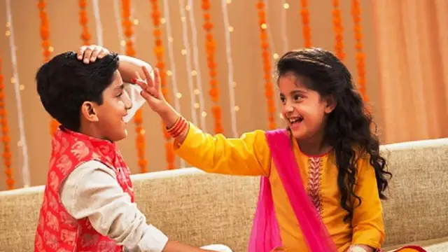 Bhai Dooj Kab Hai 2023: इस दिन करें अपने भाई को तिलक, जानें भाई दूज का शुभ मुहूर्त और महत्व