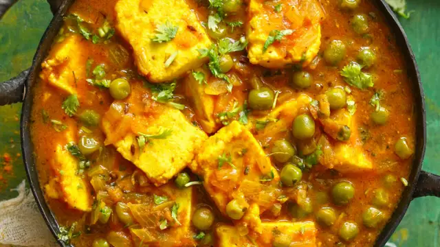 मटर पनीर रेसिपी (Matar Paneer Recipe)