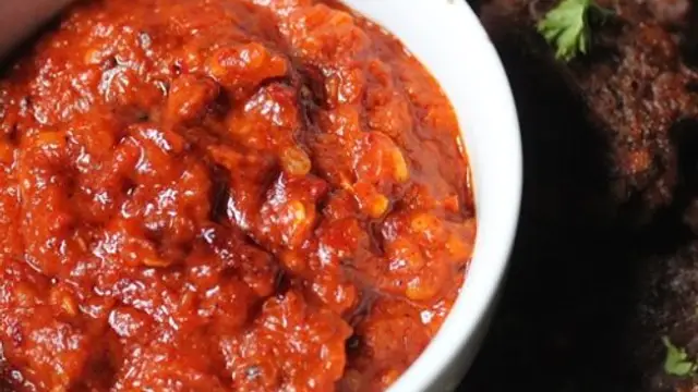 शिमला मिर्च की चटपटी चटनी बनाने की रेसिपी (Capsicum Chutney Recipe)
