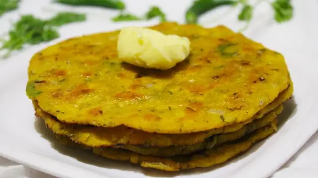 Makke Ki Roti Banane Ki Recipe: ठंड में बनाएं मक्के की रोटी