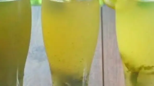 10 मिनट में बनाएं नींबू सोडा शिंकजी (Nimbu Soda Shikanji Recipe)