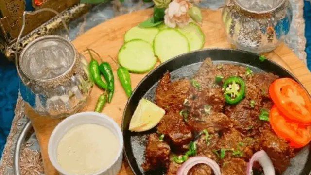 स्वाद से भरपूर चिकन तवा बोटी रेसिपी (Chicken Tawa Boti Recipe)