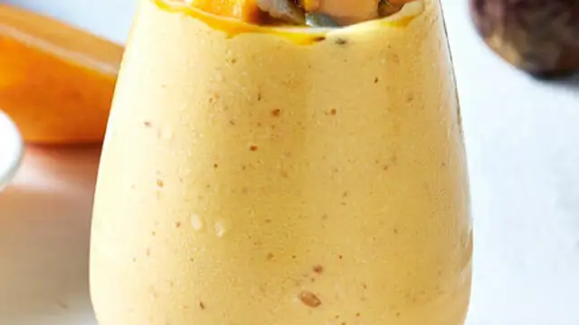 10 मिनट में बनाएं मार्किट जैसी टेस्टी स्मूदी (Instant Mango Smoothie Recipe)