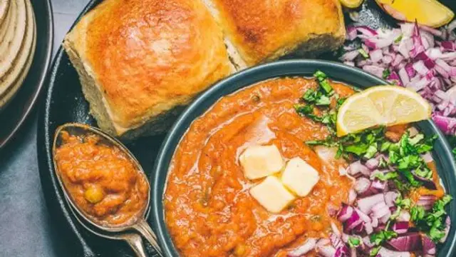 पाव भाजी बनाने की रेसिपी (Pav Bhaji Recipe)