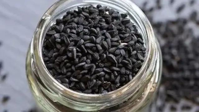 Khali Pet Kalonji Khane Ke Fayde: औषधीय गुणों से भरपूर है कलौंजी, जानिए इसके बेहतरीन फायदे