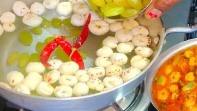घर में बनाएं शाही अंगूर-मखाना की सब्जी, इसमें छिपा है जवानी का राज!