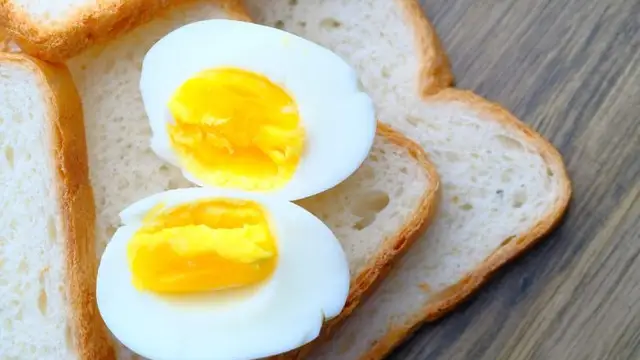 Bread Egg Recipe In Hindi – नाश्ते में शामिल करें ब्रेड एग