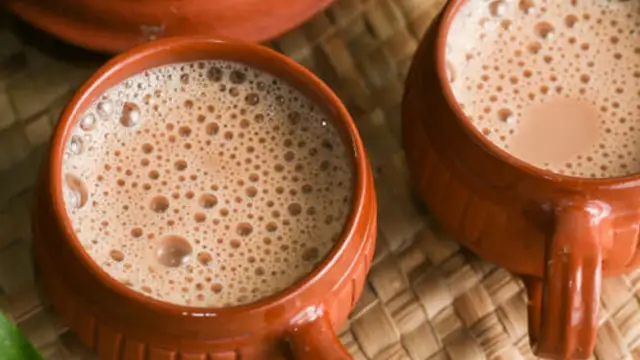 Irani Tea: गले की खराश को साफ कर देती है गर्मागर्म ईरानी चाय, ये रहीं बनाने की विधि