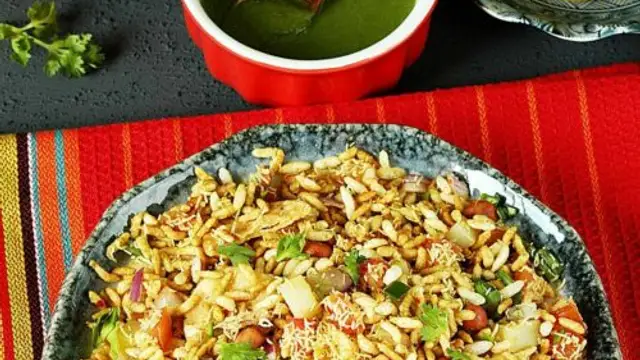 घर पर बनाएं मुंबई जैसी स्वादिष्ट भेलपूरी (Mumbai Style Bhel Puri Recipe)
