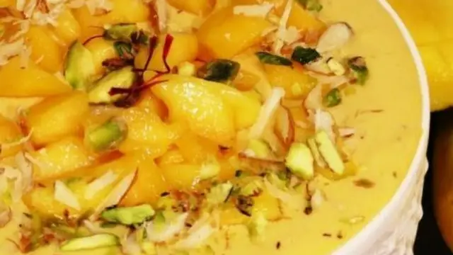 बिना ओवन के मिनटों में बनाएं मैंगो रबड़ी केक(Mango Rabdi Cake Recipe)