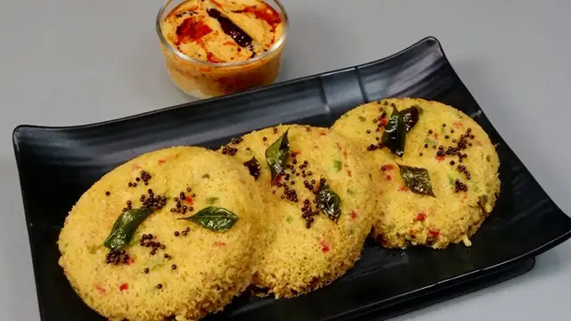 डिनर में है कुछ हल्का खाने का मन तो बनाएं पोहे वाली इडली, स्वाद ऐसा कि भर जाएगा पेट लेकिन मन नहीं; जानें रेसिपी