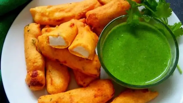 Paneer Pakoda Recipe In Hindi: पनीर पकौड़ों का आनंद बरसात में लें