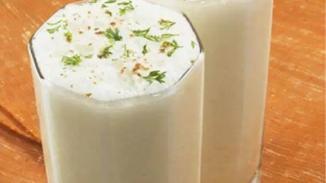 Punjabi Lassi Banane Ki Vidhi: गर्मी के मौसम में पीएं पंजाबी लस्सी