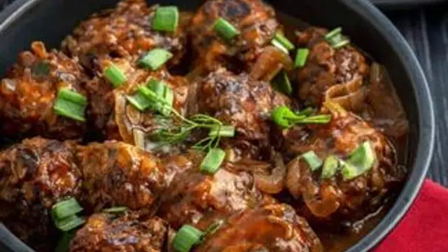 इस वीकेंड घर पर बनाएँ वेज मंचूरियन (Veg Manchurian Recipe)