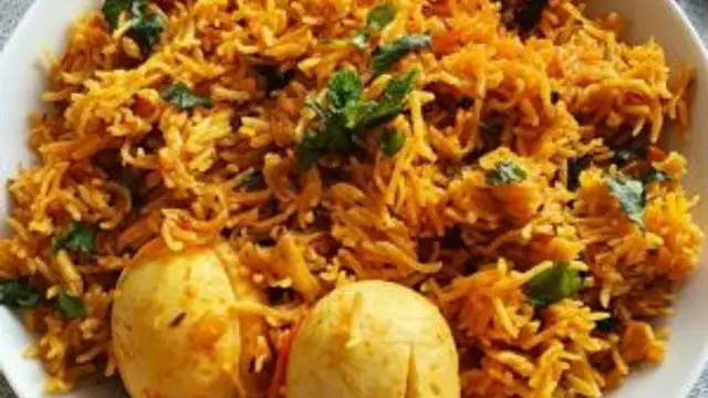 Hyderabadi Egg Biryani Recipe: घर पर बनाएं रेस्टोरेंट जैसी हैदराबादी अंडा बिरयानी, पढ़ें आसान रेसिपी