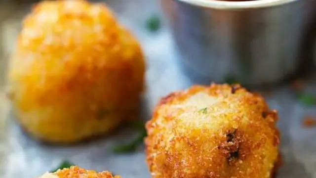 क्रिस्पी पोटेटो बॉल्स रेसिपी ( Crispy Potato Balls Recipe )