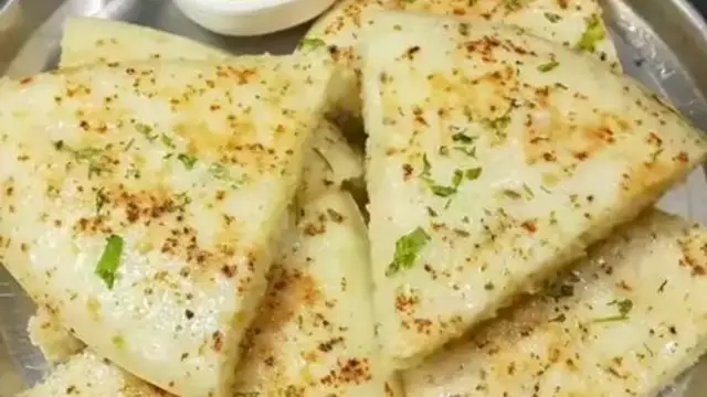 Breakfast Recipe: 1 कप सूजी से बनाएं सॉफ्ट नरम हल्का फुल्का जालीदार नाश्ता सूजी का नाश्ता