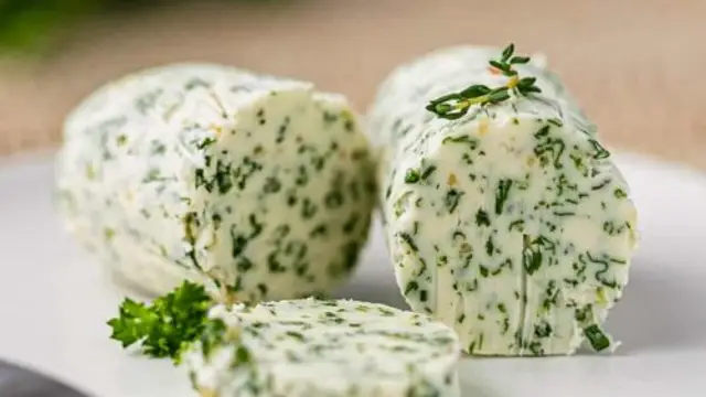 होम मेड हर्ब गार्लिक बटर रेसिपी ( Home Made Herb Garlic Butter Recipe )