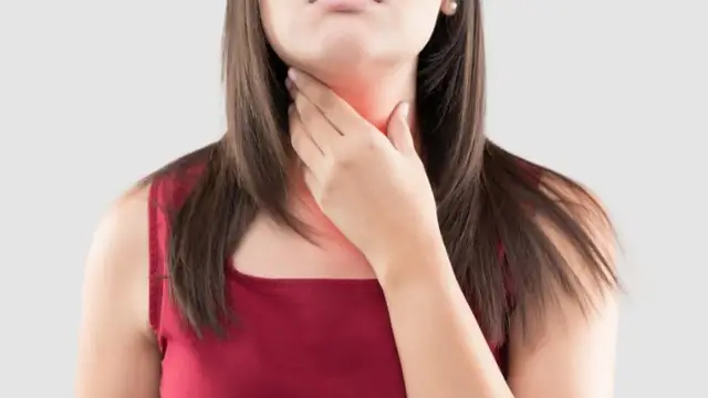 Thyroid Ke Lakshan In Hindi: क्या आपके शरीर में भी हो रहे हैं ये बदलाव? तो हो जाएं सावधान