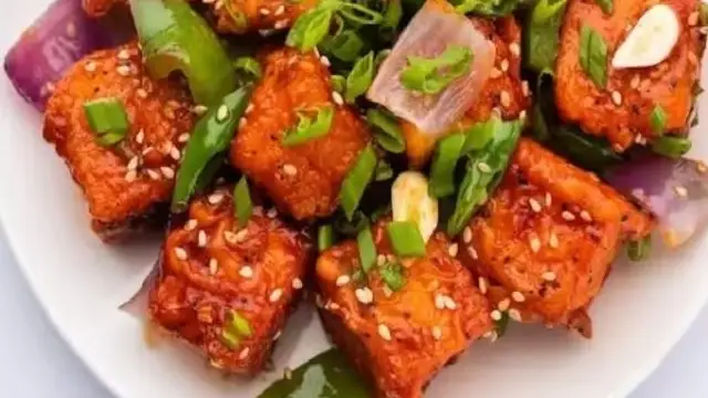 RECIPE: चिली गार्लिक पनीर एक बार खाओगे तो बार-बार मांगते रह जाओगे
