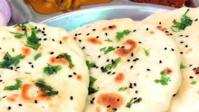 Tawa Kulcha Recipe: बाहर से ना खरीदे कुलचा या ब्रेड, घर पर अब बनाएं ईजी टेस्टी – तवा कुलचा! जानें रेसिपी