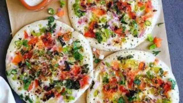 इंस्टेंट ब्रेड उत्तपम रेसिपी ( Instant Bread Uttapam Recipe )