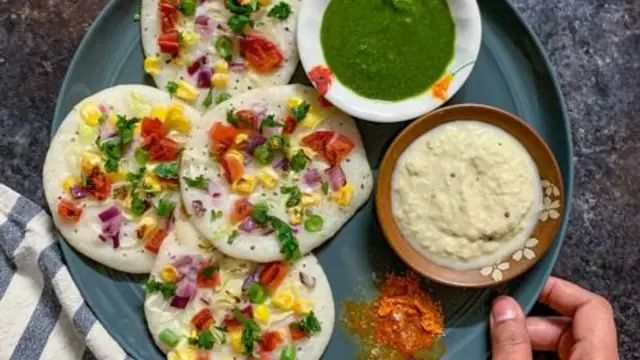नाश्ते में ट्राई करें आलू उत्तपम की आसान रेसिपी (Aloo Uttapam Recipe)