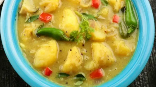 Aloo Rasedar Navratra Vrat Recipe In Hindi: आलू रसेदार नवरात्र व्रत में ऐसे बनाएं