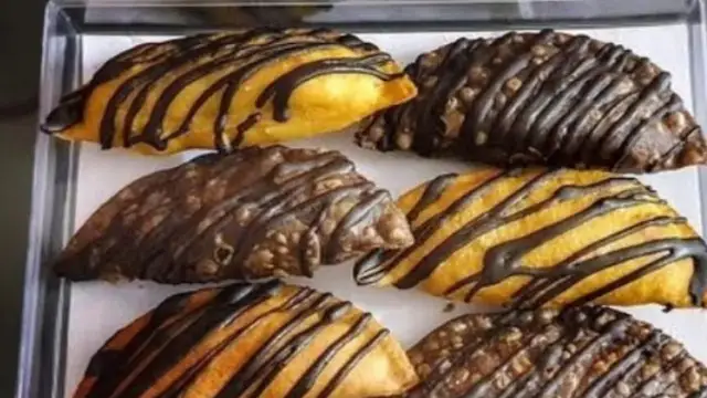 Holi Chocolate Ghujiya Recipe 2023: चॉकलेट गुजिया से मेहमनों की होली बनाएं चॉकलेटी