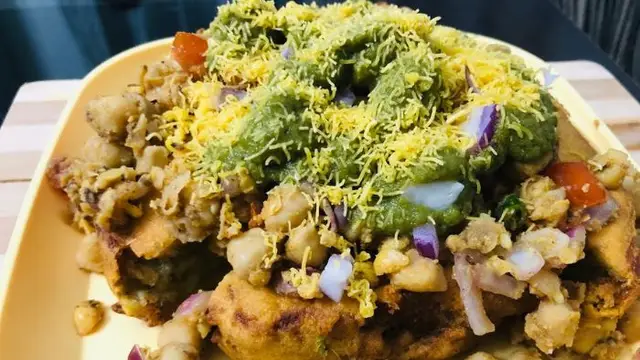 Bread Pakoda Chat Recipe In Hindi – नाश्ते में बनाएं ब्रेड पकौड़ा चाट रेसिपी