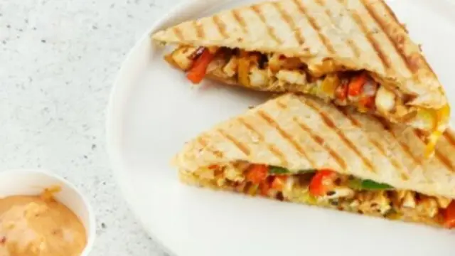 अहमदाबाद के मशहूर स्ट्रीट स्टाइल सैंडविच (Ahmedabad Style Sandwich Recipe)