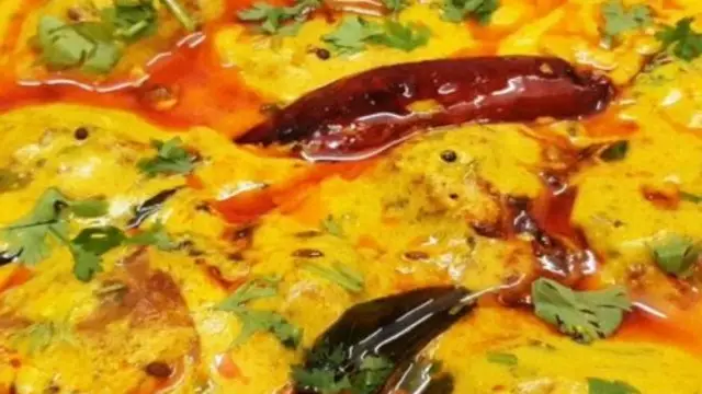 Comfort Meal: घर पर बनाएं ढाबा स्टाइल पकोड़े वाली कढ़ी, जानें इसकी खास पंजाबी रेसिपी