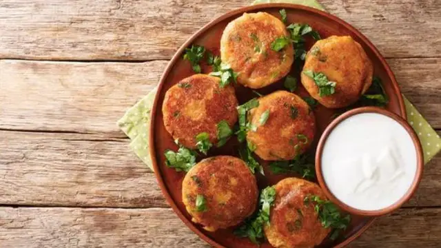 Keema Kabab Recipe: मीट लवर्स के लिए खास, घर पर बनाएं सुपर टेस्टी कीमा कबाब नाश्ता