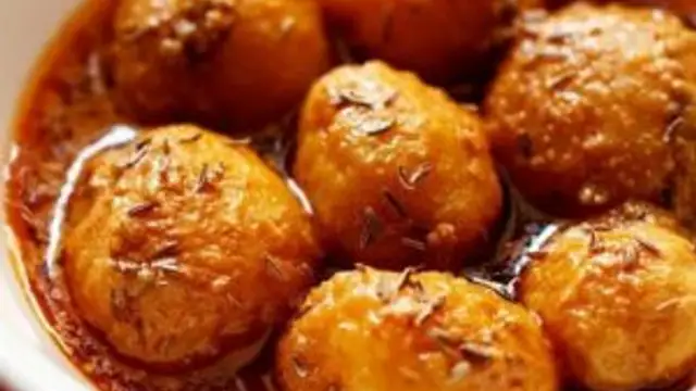 कश्मीरी दम आलू ( Kashmiri Dum Aloo Recipe )
