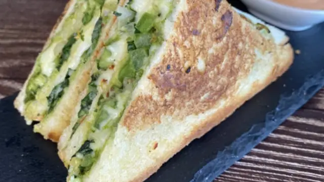 गुजरात स्ट्रीट स्टाइल घुघरा सैंडविच रेसिपी ( Gujrat Street Style Ghughra Sandwich Recipe )