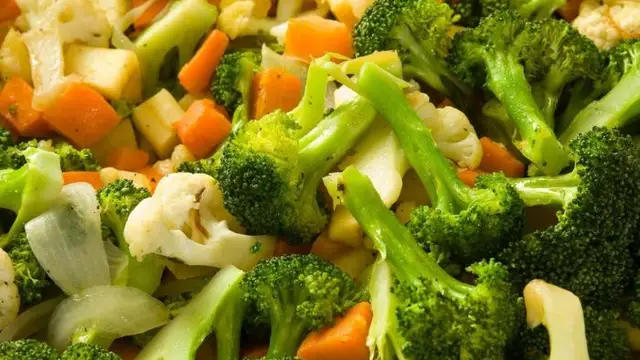 Steamed vegetables Recipe In Hindi: शरीर को फीट रखने के लिए खाएं स्टीम्ड वेजिटेबल्स