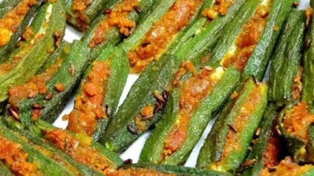 कुछ ही मिनटों में बनाए चटपटी और स्वादिष्ट भरवा भिंडी (Bharva Bhindi Recipe)