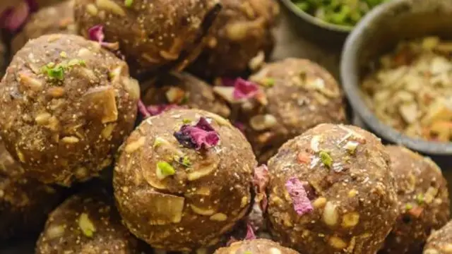 एनर्जी बूस्टर लड्डू रेसिपी ( Energy Booster Laddu Recipe )