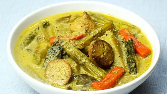 बंगाली- स्टाइल शुक्तो रेसिपी (Bengali- Style Shukto Recipe)